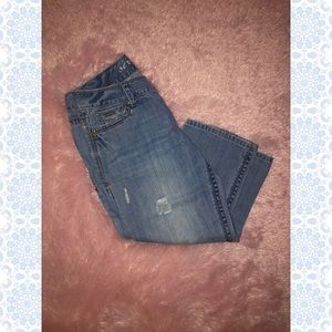 Aeropostale Distressed Capris